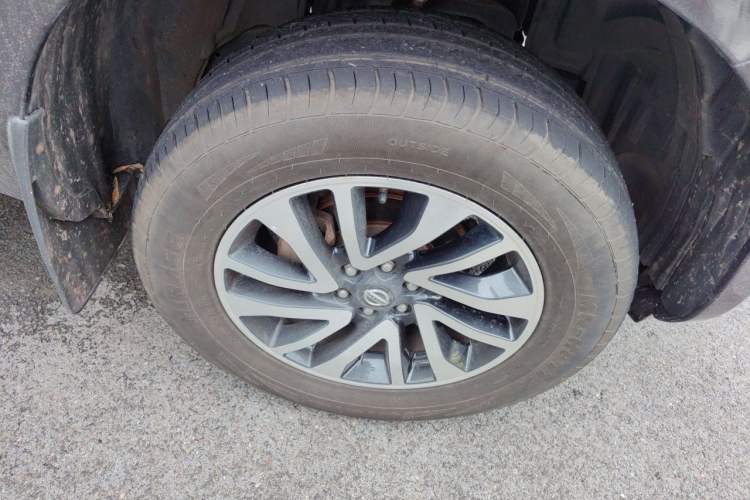 Used Nissan Navara 2021 2.5L Revised Version Manual Transmission Two-Wheel Drive Flagship QR25 Right Front Wheel Hub