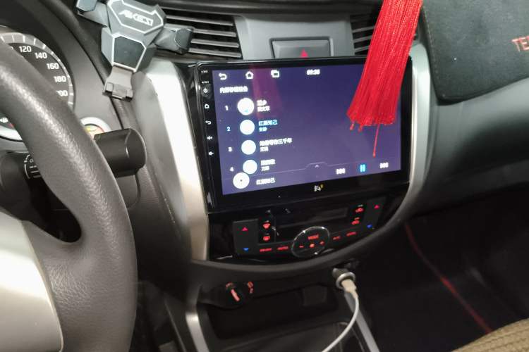 Used Nissan Navara 2021 2.5L Facelift Manual Transmission 4x4 Comfort Version QR25 Audio And AC Panel