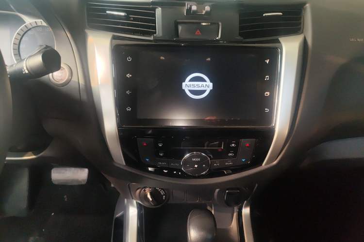 Used Nissan Navara 2021 2.5L Automatic 4x4 Premium Version QR25 Audio And AC Panel