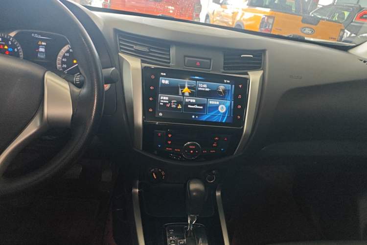 Used Nissan Navara 2021 2.5L Automatic 4x4 Premium Version QR25 Audio And AC Panel