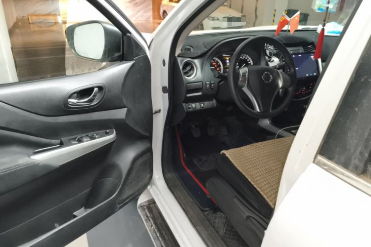 Used Nissan Navara 2021 2.5L Facelift Manual Transmission 4x4 Comfort Version QR25 Driver Seat
