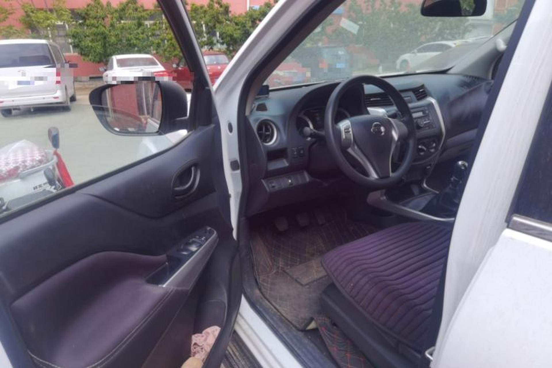 Used Nissan Navara 2021 2.5L Manual 4x4 Comfort Version QR25 Driver Seat