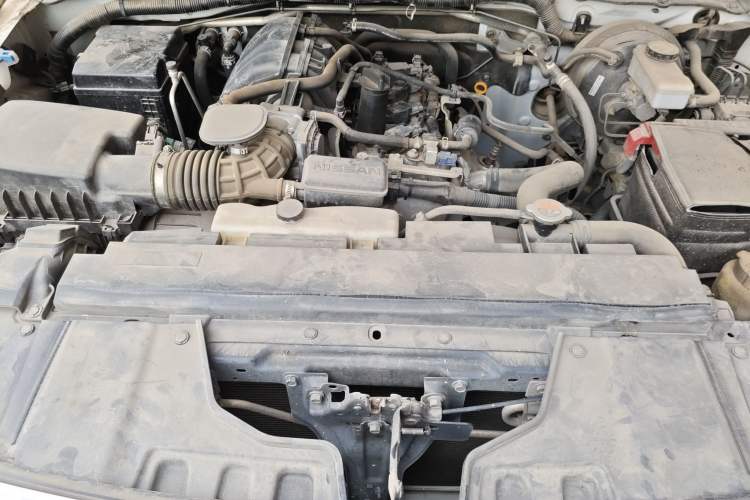 Used Nissan Navara 2021 2.5L Facelift Manual Two-Wheel Drive Comfort Version QR25 Engine Bay