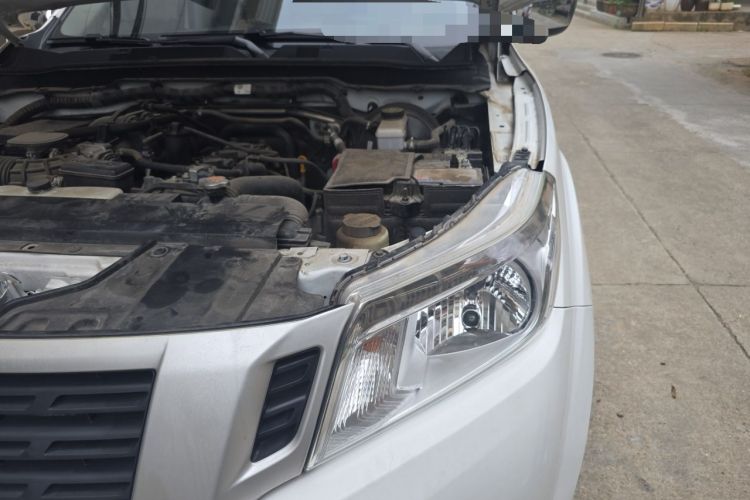 Used Nissan Navara 2021 2.5L Facelift Manual Two-Wheel Drive Comfort Version QR25 Engine Bay Left