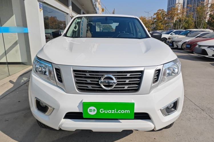 Used Nissan Navara 2021 2.5L Facelift Manual Two-Wheel Drive Comfort Version QR25 Exterior 1