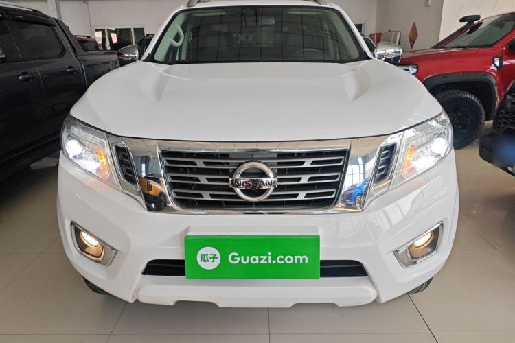Used Nissan Navara 2021 2.5L Automatic 4x4 Premium Version QR25 Exterior 1