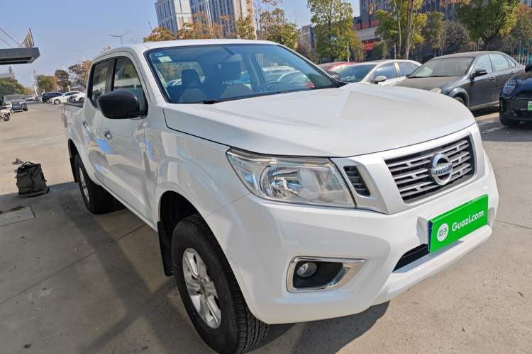 Used Nissan Navara 2021 2.5L Facelift Manual Two-Wheel Drive Comfort Version QR25 Exterior 2