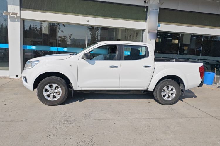 Used Nissan Navara 2021 2.5L Facelift Manual Two-Wheel Drive Comfort Version QR25 Exterior 3