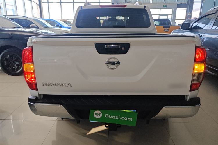 Used Nissan Navara 2021 2.5L Automatic 4x4 Premium Version QR25 Exterior 4
