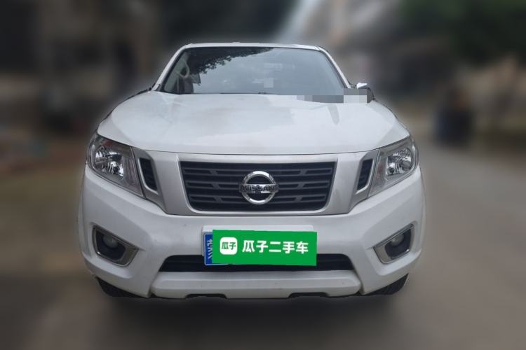 Used Nissan Navara 2021 2.5L Facelift Manual Two-Wheel Drive Comfort Version QR25 Front