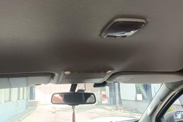 Used Nissan Navara 2021 2.5L Automatic 4x4 Premium Version QR25 Headliner