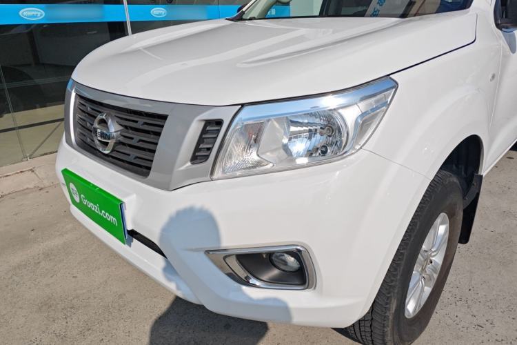 Used Nissan Navara 2021 2.5L Facelift Manual Two-Wheel Drive Comfort Version QR25 Left Front Headlight