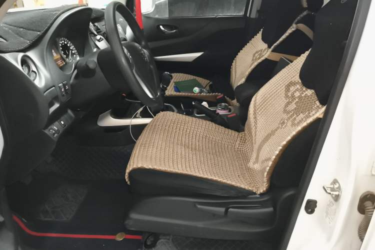 Used Nissan Navara 2021 2.5L Facelift Manual Transmission 4x4 Comfort Version QR25 Left Front Seat