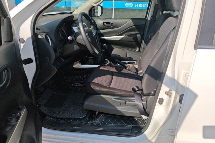 Used Nissan Navara 2021 2.5L Facelift Manual Two-Wheel Drive Comfort Version QR25 Left Front Seat