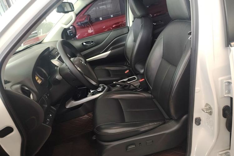 Used Nissan Navara 2021 2.5L Automatic 4x4 Premium Version QR25 Left Front Seat