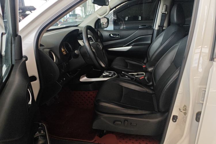 Used Nissan Navara 2021 2.5L Automatic 4x4 Premium Version QR25 Left Front Seat
