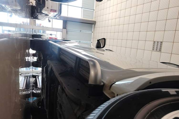 Used Nissan Navara 2021 2.5L Automatic 4x4 Premium Version QR25 Left Side Sill