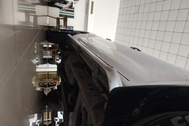 Used Nissan Navara 2021 2.5L Automatic 4x4 Premium Version QR25 Right Side Sill