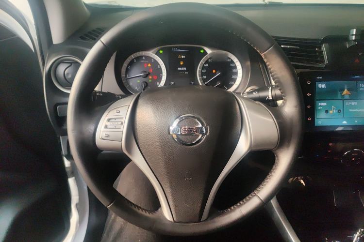 Used Nissan Navara 2021 2.5L Automatic 4x4 Premium Version QR25 Steering Wheel