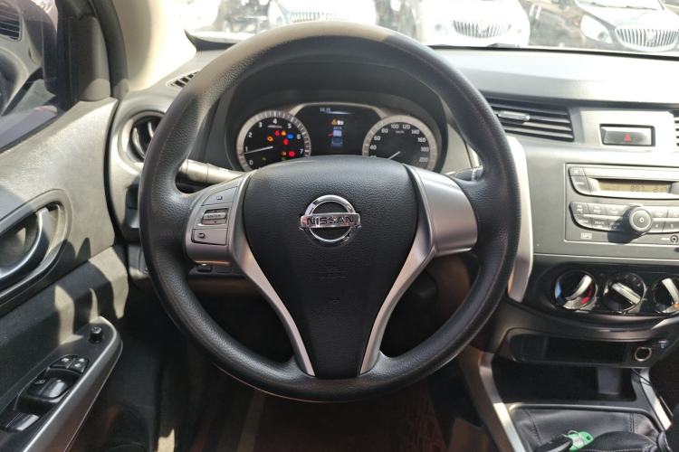 Used Nissan Navara 2021 2.5L Facelift Manual Two-Wheel Drive Comfort Version QR25 Steering Wheel