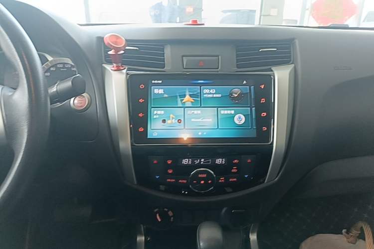 Used Nissan Navara 2021 2.5L Automatic 4x4 Premium Version QR25 Audio And AC Panel