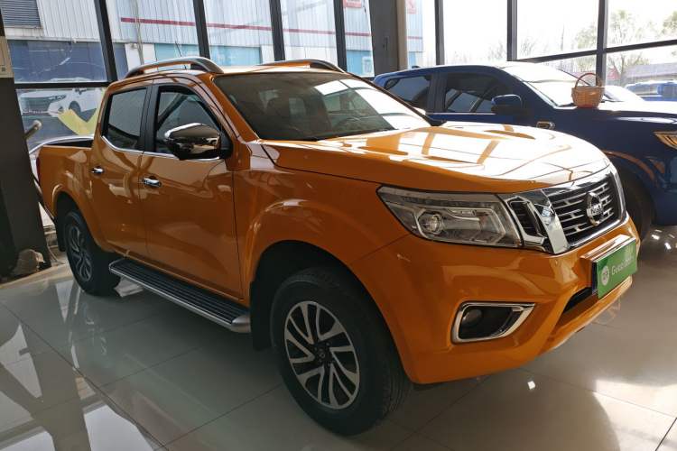 Used Nissan Navara 2021 2.5L Automatic 4x4 Premium Version QR25 Exterior 1