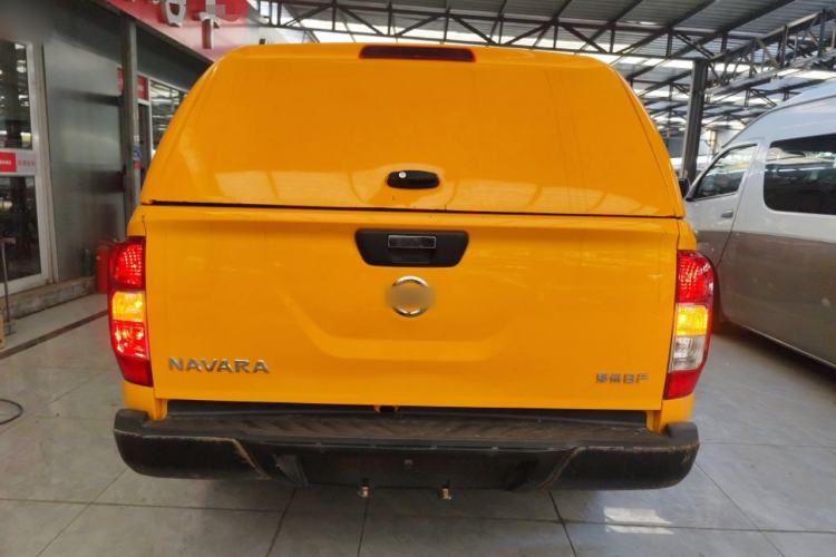 Used Nissan Navara 2021 2.5L Facelift Manual Transmission 4x4 Comfort Version QR25 Exterior 4