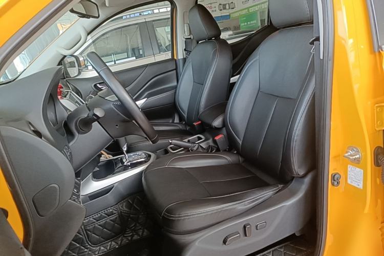 Used Nissan Navara 2021 2.5L Automatic 4x4 Premium Version QR25 Left Front Seat