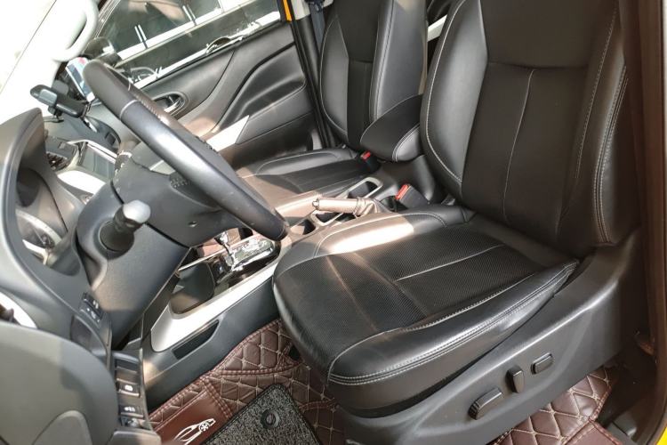 Used Nissan Navara 2021 2.5L Automatic 4x4 Premium Version QR25 Left Front Seat