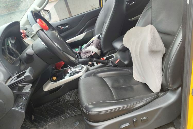 Used Nissan Navara 2021 2.5L Automatic 4x4 Premium Version QR25 Left Front Seat
