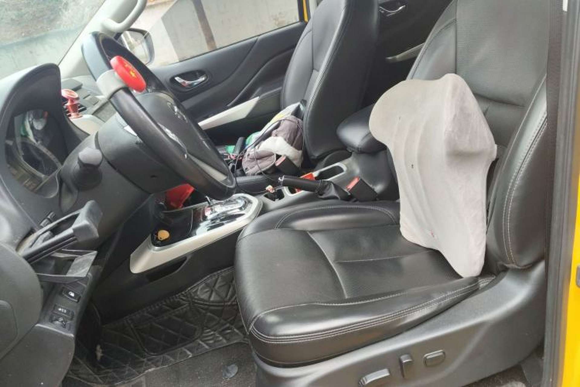 Used Nissan Navara 2021 2.5L Automatic 4x4 Premium Version QR25 Left Front Seat