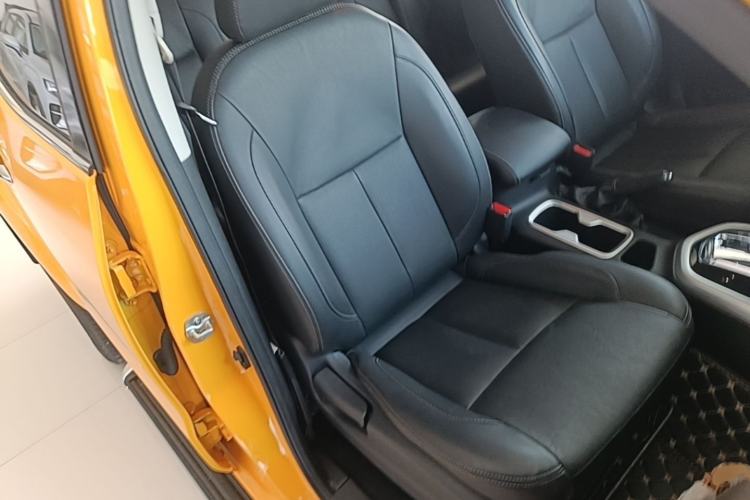 Used Nissan Navara 2021 2.5L Automatic 4x4 Premium Version QR25 Right Front Seat
