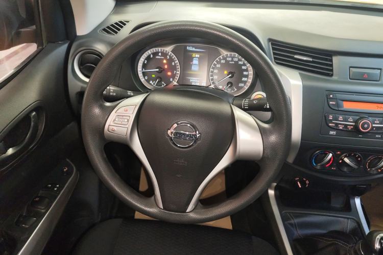 Used Nissan Navara 2021 2.5L Facelift Manual Transmission 4x4 Comfort Version QR25 Steering Wheel