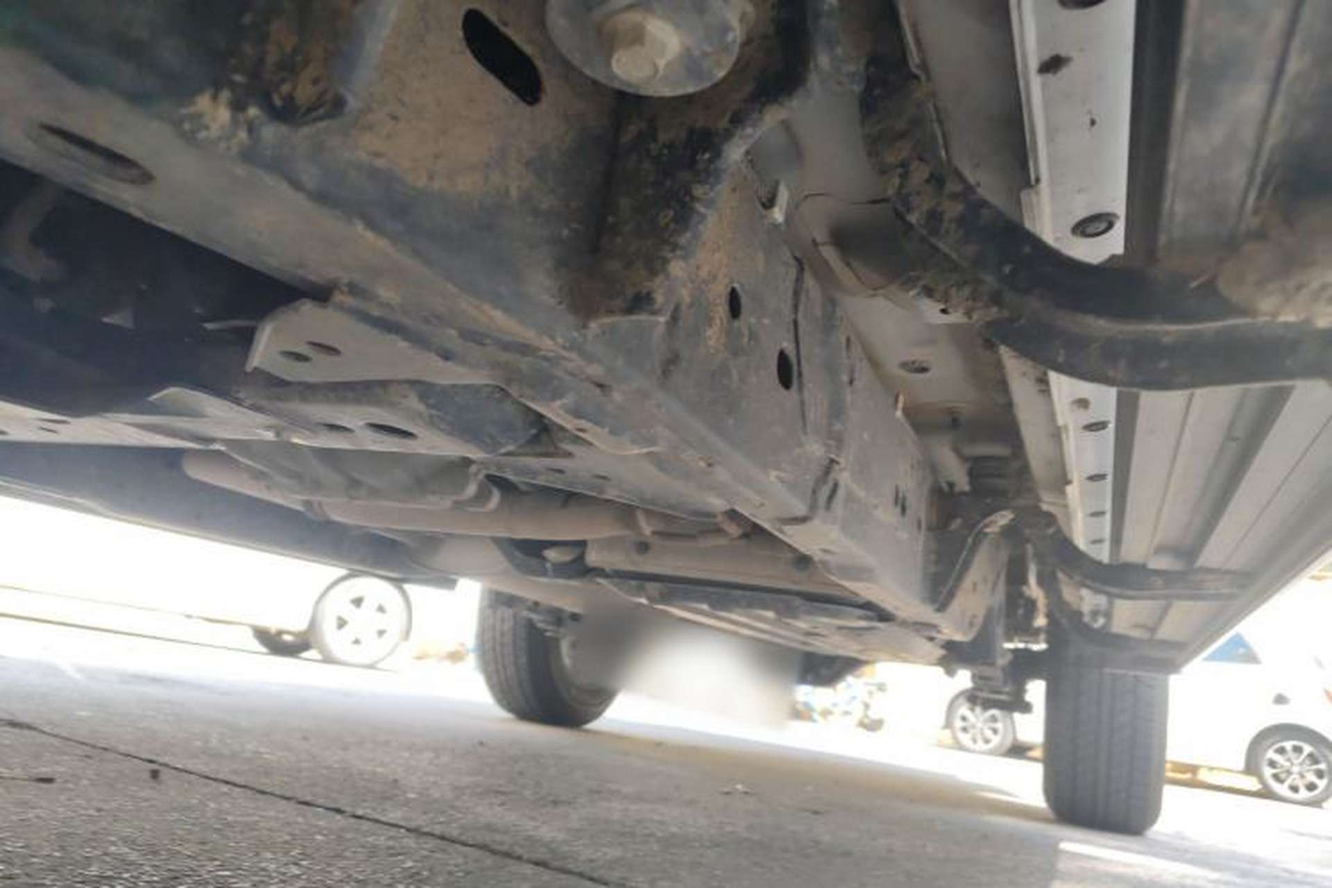 Used Nissan Navara 2023 2.5L Automatic All-Wheel Drive Premium Version Chassis Front Left
