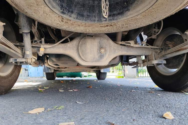 Used Nissan Navara 2023 2.5L Manual Two-Wheel Drive Comfort Version Chassis Rear