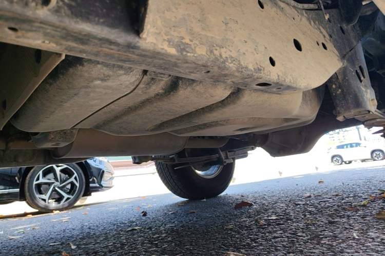 Used Nissan Navara 2023 2.5L Manual Two-Wheel Drive Comfort Version Chassis Rear Left