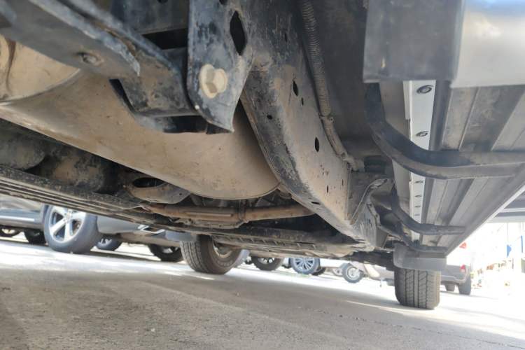 Used Nissan Navara 2023 2.5L Automatic All-Wheel Drive Premium Version Chassis Rear Right