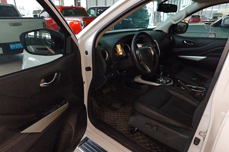 Used Nissan Navara 2023 2.5L Automatic 4x4 Prestige Edition Driver Seat