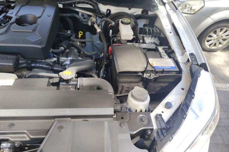 Used Nissan Navara 2023 2.5L Automatic All-Wheel Drive Premium Version Engine Bay Left