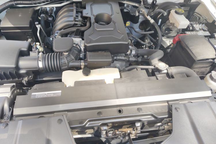 Used Nissan Navara 2023 2.5L Automatic All-Wheel Drive Premium Version Engine Bay