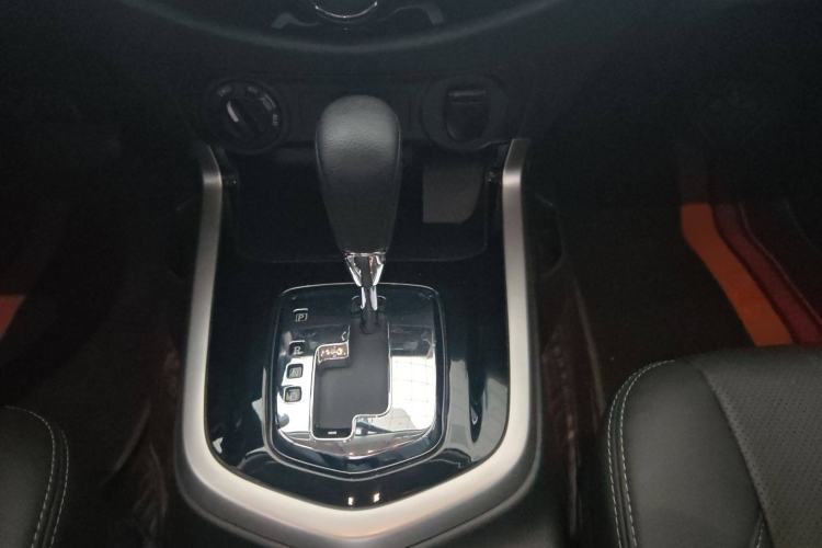 Used Nissan Navara 2023 2.5L Automatic 4x4 Prestige Edition Gear Lever