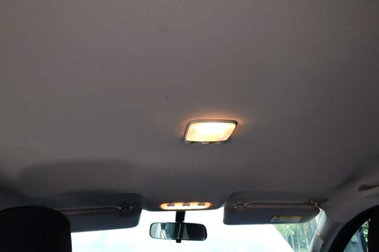 Used Nissan Navara 2023 2.5L Manual Two-Wheel Drive Comfort Version Headliner