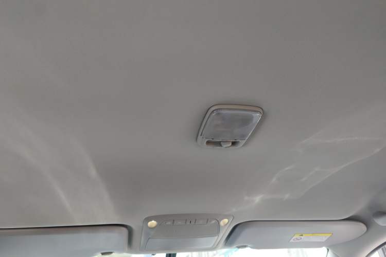 Used Nissan Navara 2023 2.5L Automatic All-Wheel Drive Premium Version Headliner