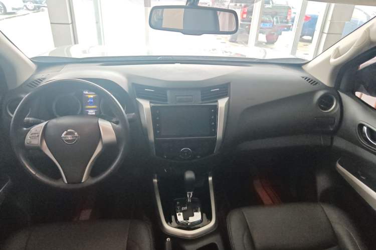 Used Nissan Navara 2023 2.5L Automatic 4x4 Prestige Edition Interior 3