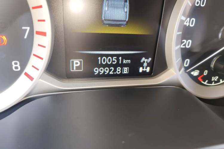 Used Nissan Navara 2023 2.5L Automatic All-Wheel Drive Premium Version Odometer Close Up
