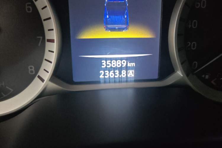 Used Nissan Navara 2023 2.5L Automatic 4x4 Prestige Edition Odometer Close Up