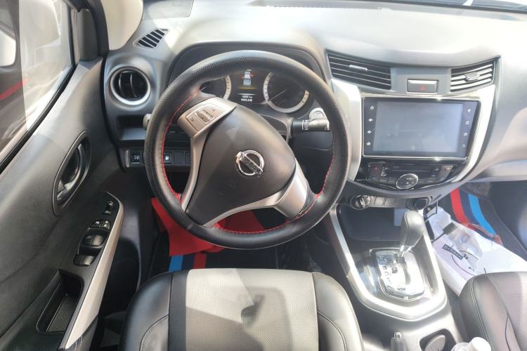 Used Nissan Navara 2023 2.5L Automatic All-Wheel Drive Premium Version Steering Wheel