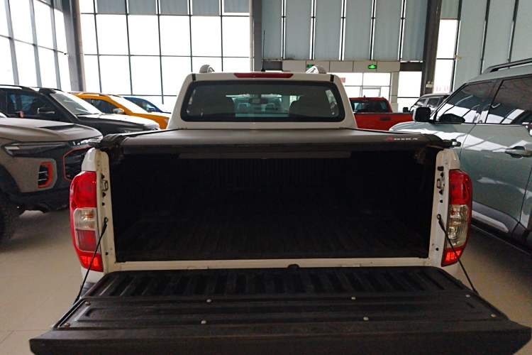 Used Nissan Navara 2023 2.5L Automatic 4x4 Prestige Edition Trunk
