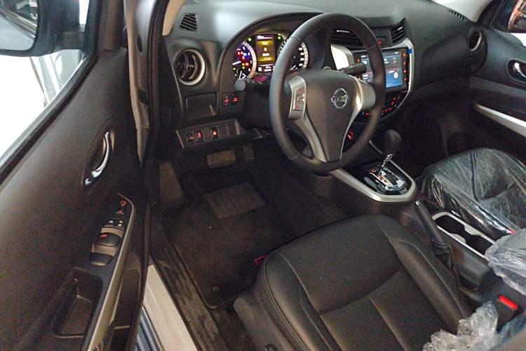 Used Nissan Navara 2024 2.5L Automatic 4x4 Road Edition Prestige Version Driver Seat