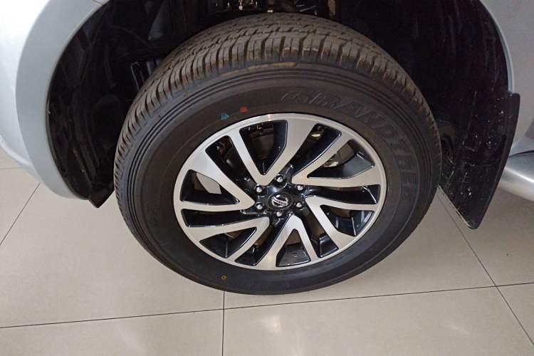Used Nissan Navara 2024 2.5L Automatic 4x4 Road Edition Prestige Version Exterior 4